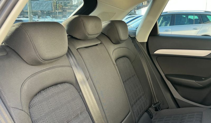
								Audi Q3 full									
