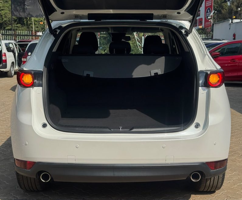 
								Mazda CX-5 full									