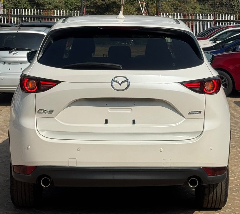 
								Mazda CX-5 full									