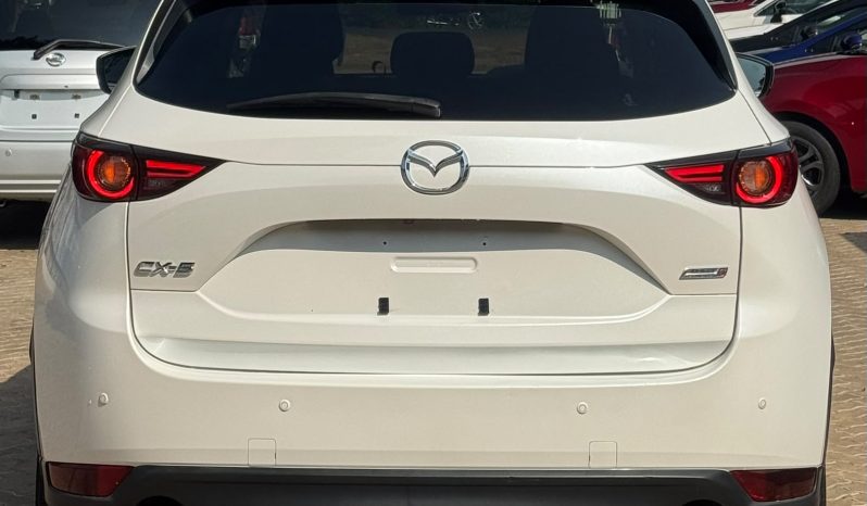 
								Mazda CX-5 full									