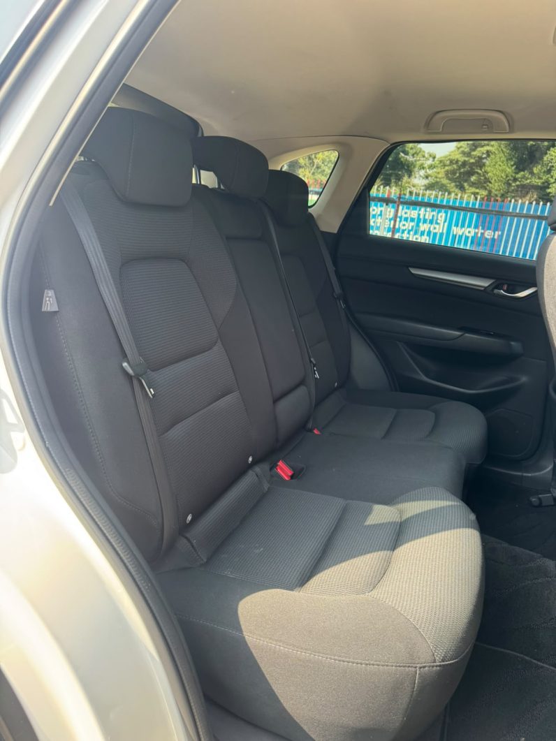 
								Mazda CX-5 full									