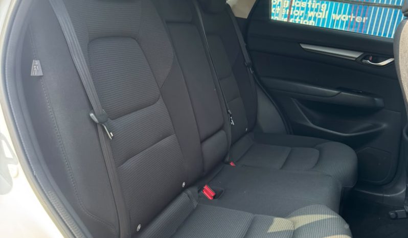 
								Mazda CX-5 full									