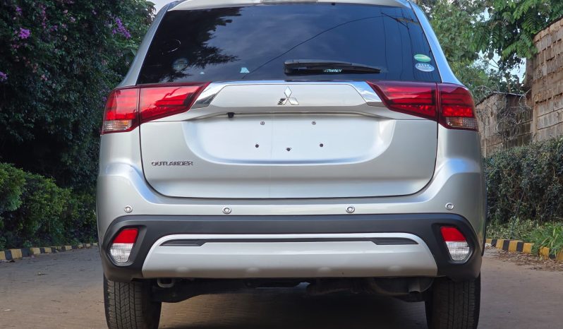 
								Mitsubishi Outlander full									