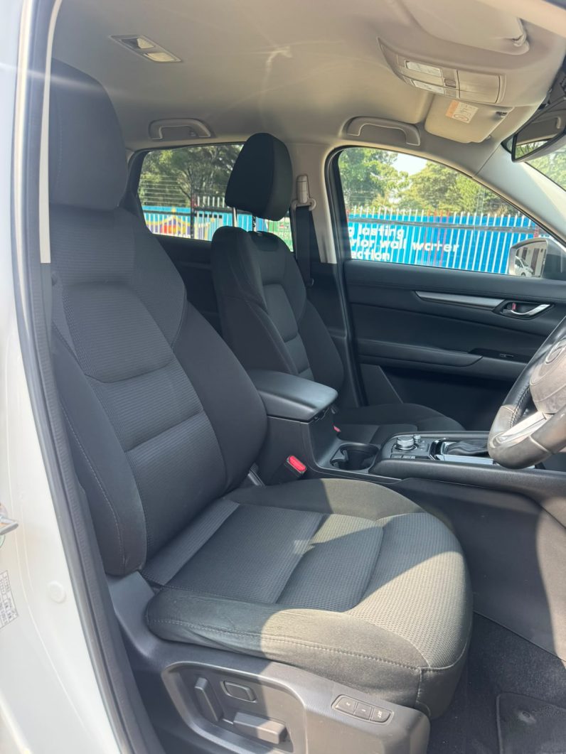 
								Mazda CX-5 full									