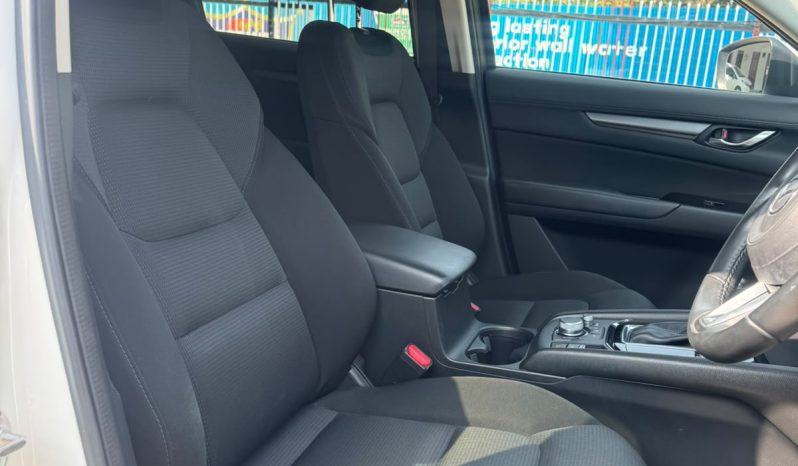 
								Mazda CX-5 full									