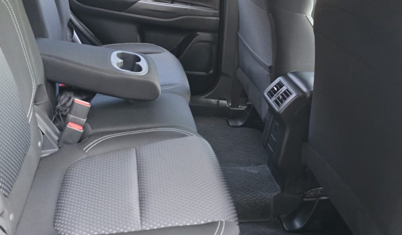 
								Mitsubishi Outlander full									