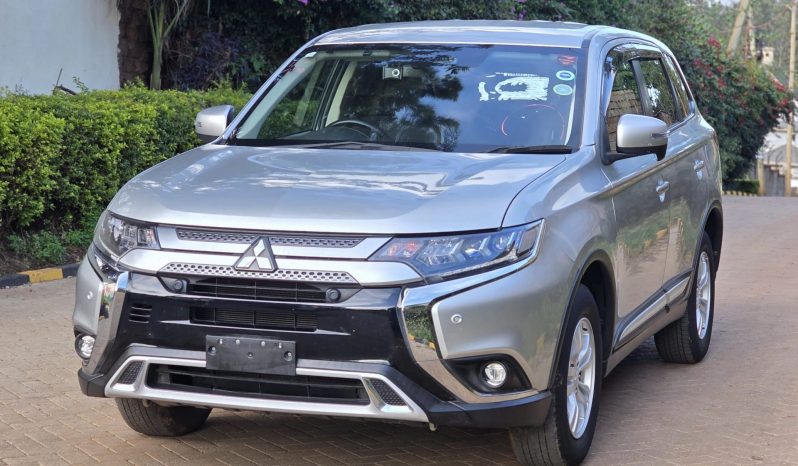 
								Mitsubishi Outlander full									