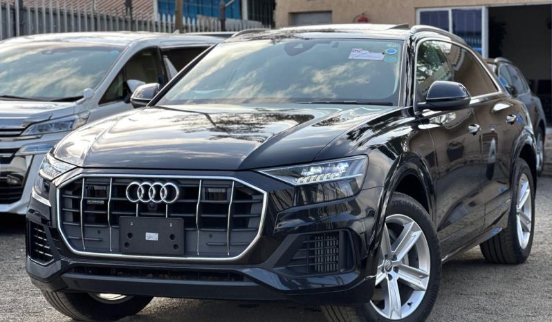 
								Audi Q8 full									