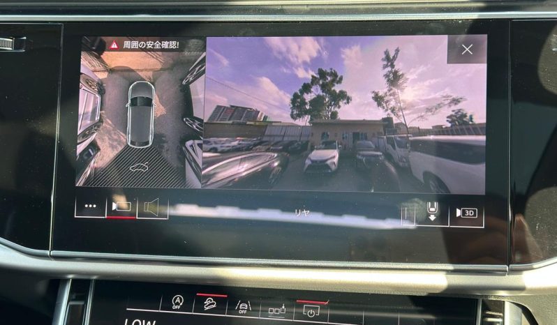 
								Audi Q8 full									