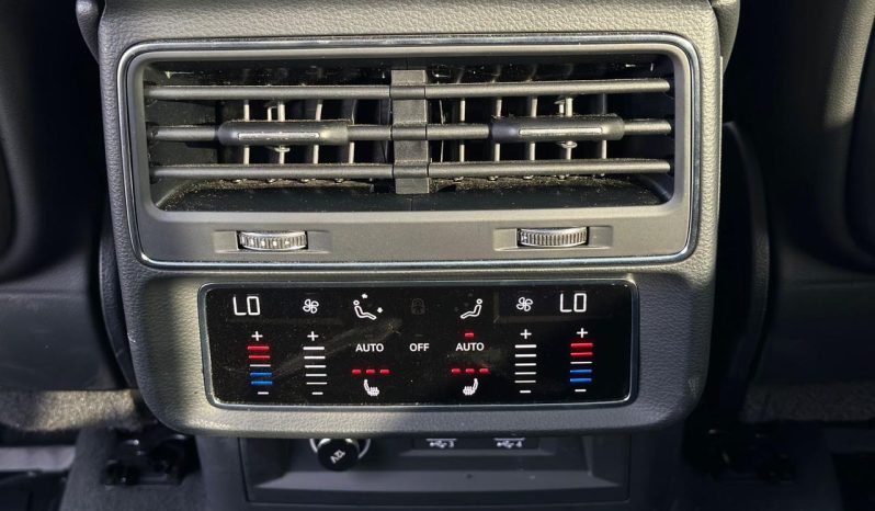 
								Audi Q8 full									