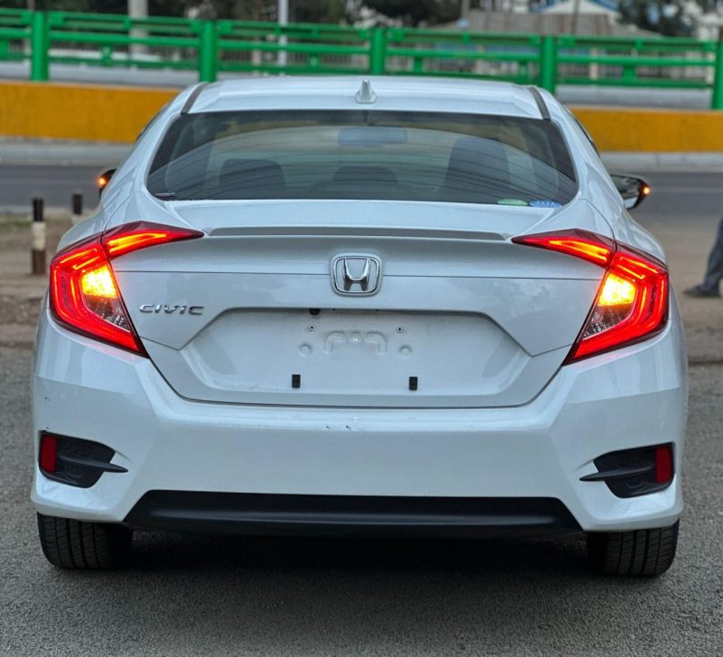 
								Honda Civic Sedan full									