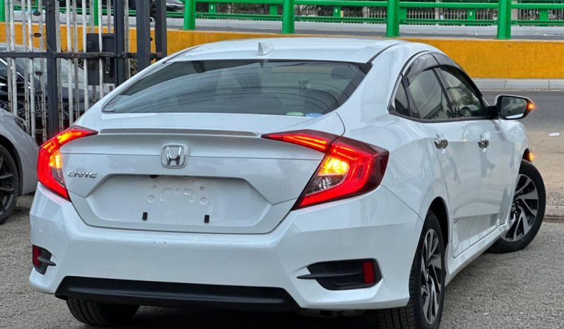 
								Honda Civic Sedan full									