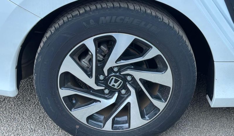
								Honda Civic Sedan full									