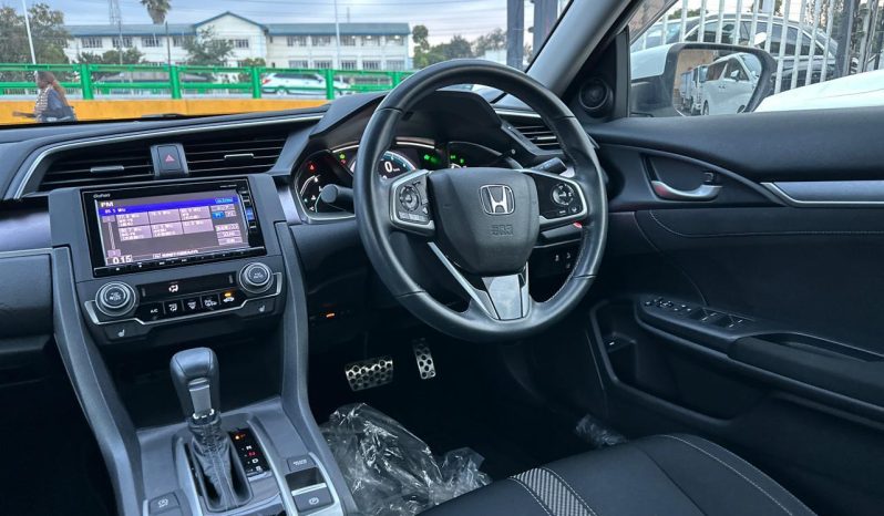 
								Honda Civic Sedan full									