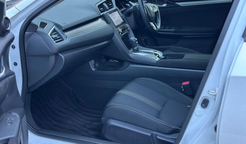 
								Honda Civic Sedan full									