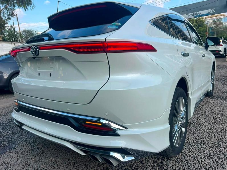 
								Toyota Harrier Z Premium full									