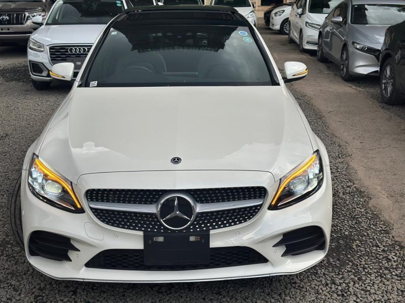 
								Mercedes Benz C200 full									