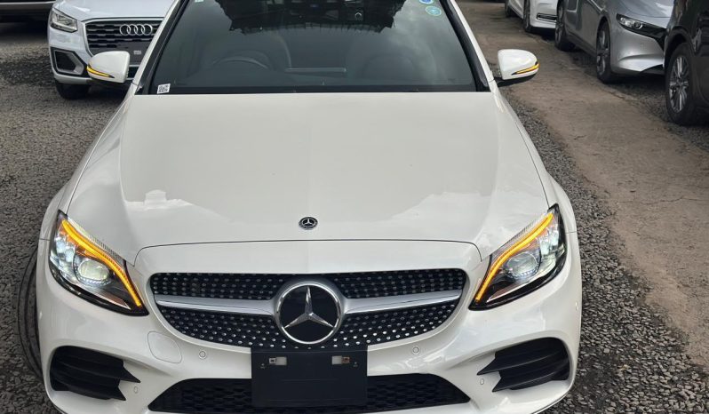 
								Mercedes Benz C200 full									