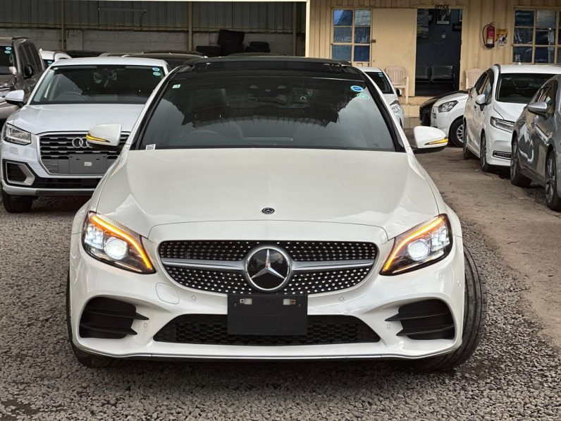 
								Mercedes Benz C200 full									