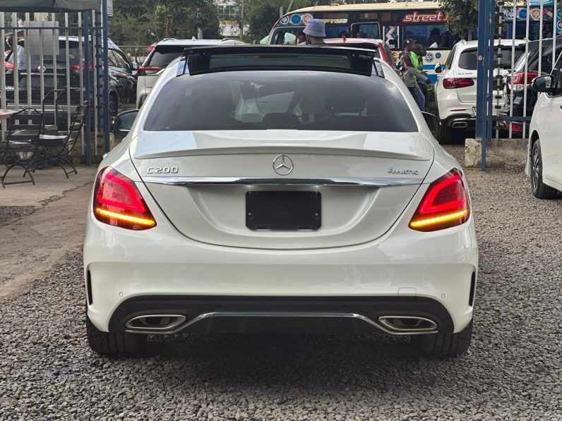 
								Mercedes Benz C200 full									