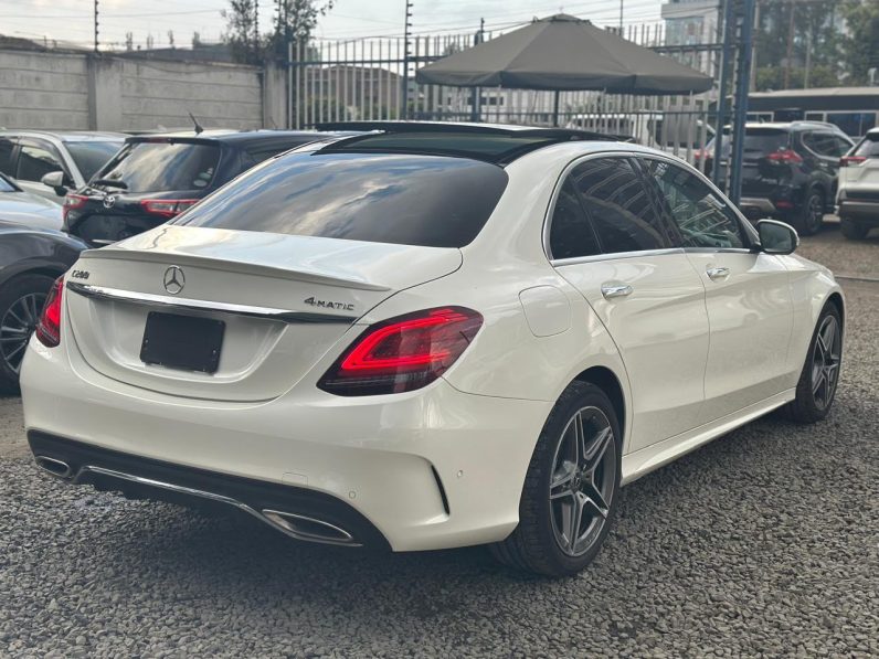 
								Mercedes Benz C200 full									