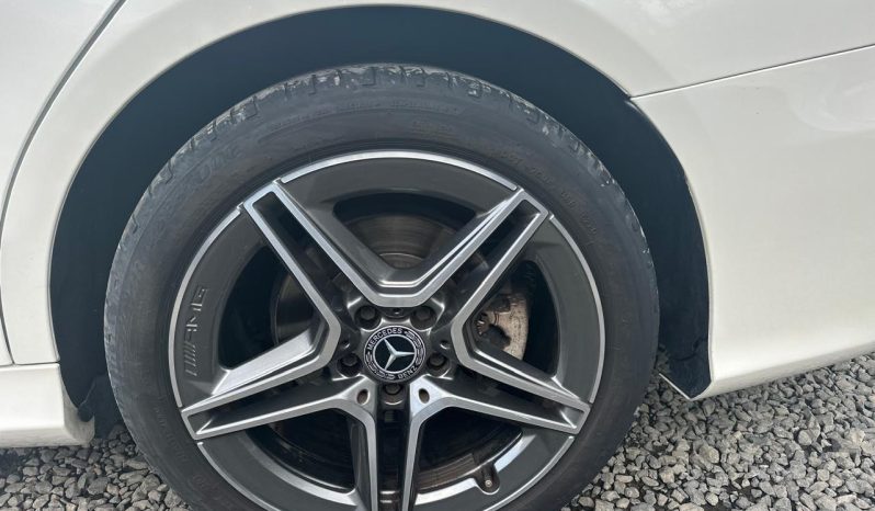 
								Mercedes Benz C200 full									