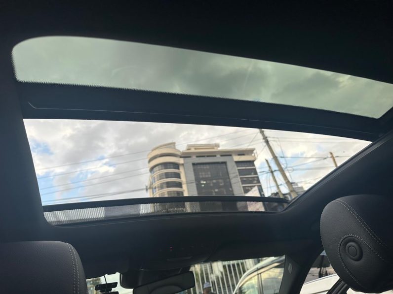 
								Mercedes Benz C200 full									