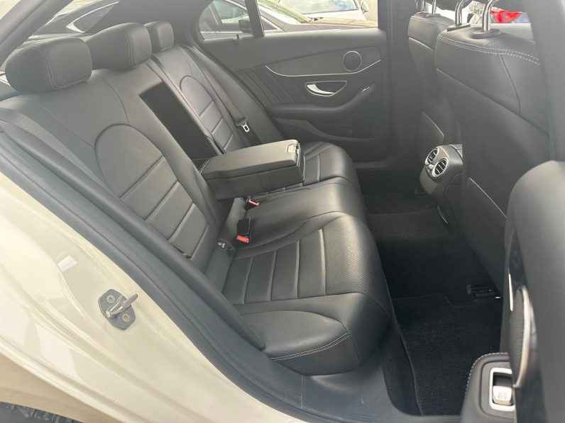 
								Mercedes Benz C200 full									