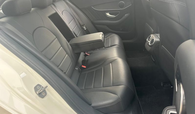 
								Mercedes Benz C200 full									
