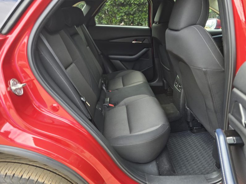 
								Mazda CX30 full									
