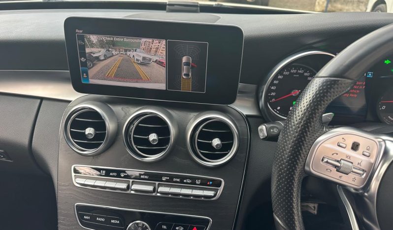 
								Mercedes Benz C200 full									