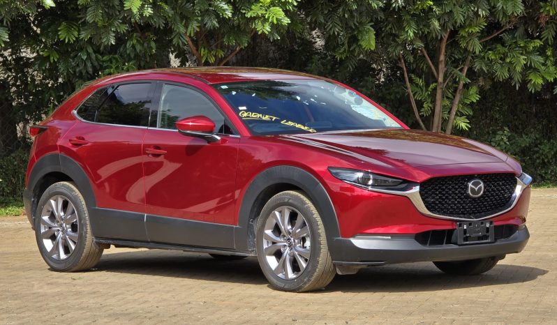 
								Mazda CX30 full									
