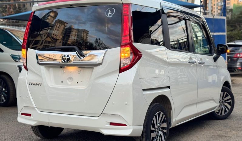 
								Toyota Roomy full									