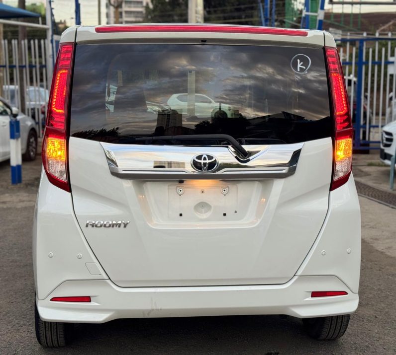 
								Toyota Roomy full									