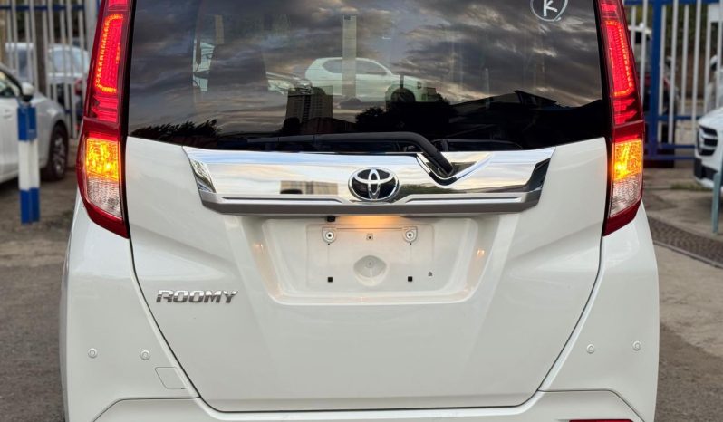 
								Toyota Roomy full									