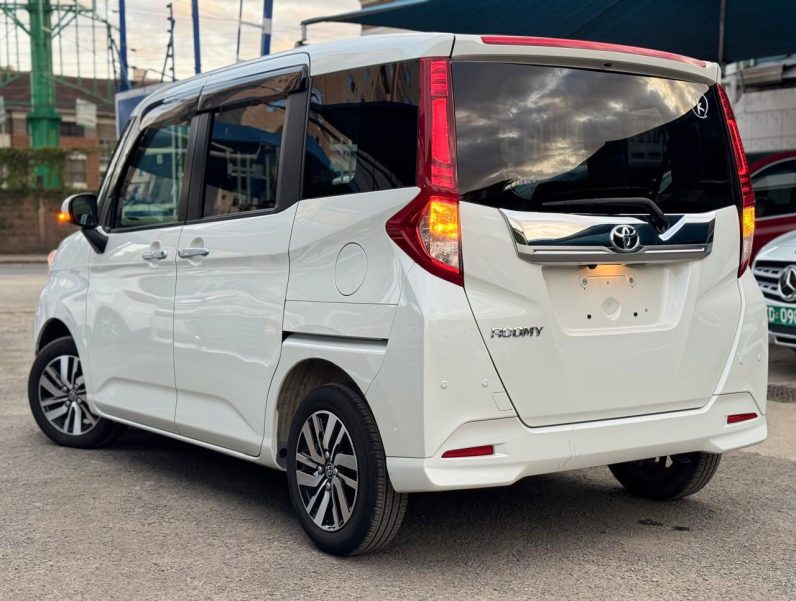 
								Toyota Roomy full									