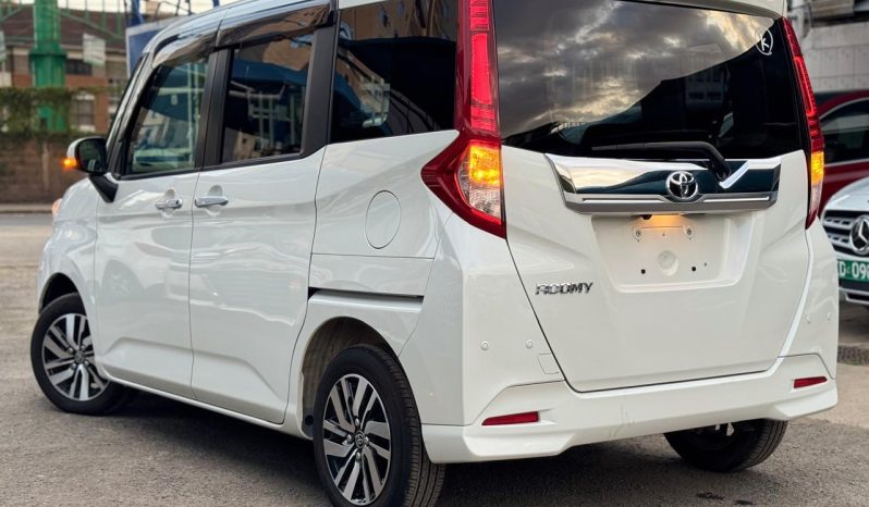 
								Toyota Roomy full									