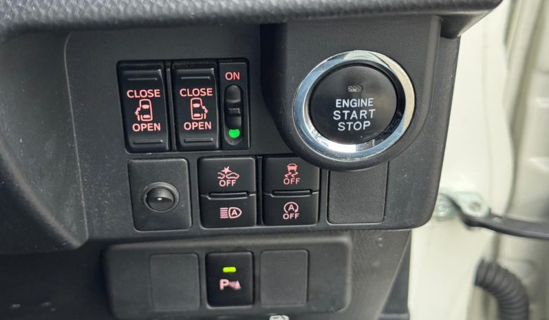 
								Toyota Roomy full									
