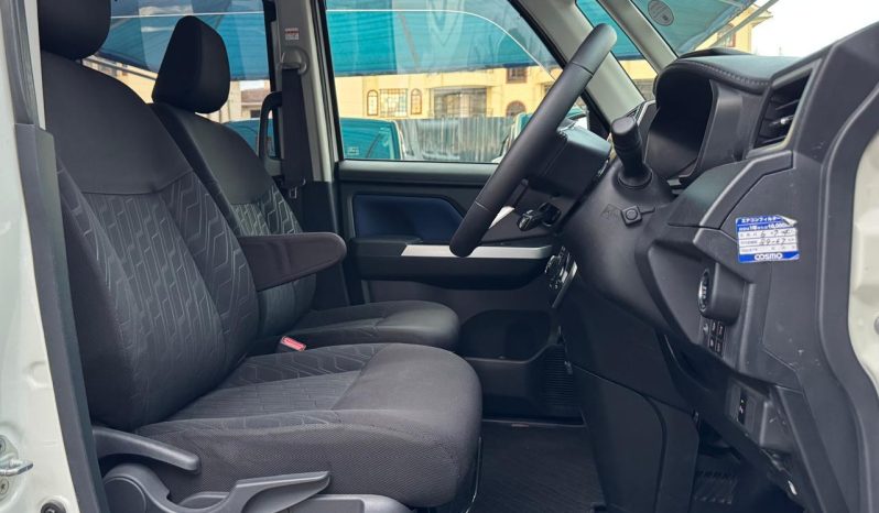 
								Toyota Roomy full									