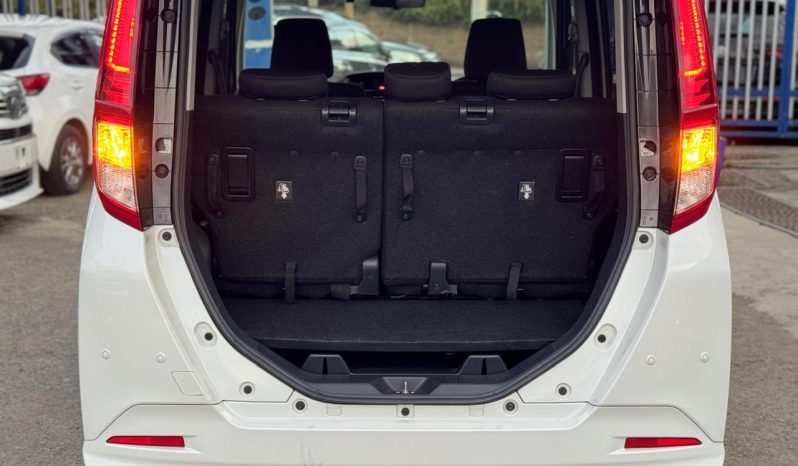 
								Toyota Roomy full									