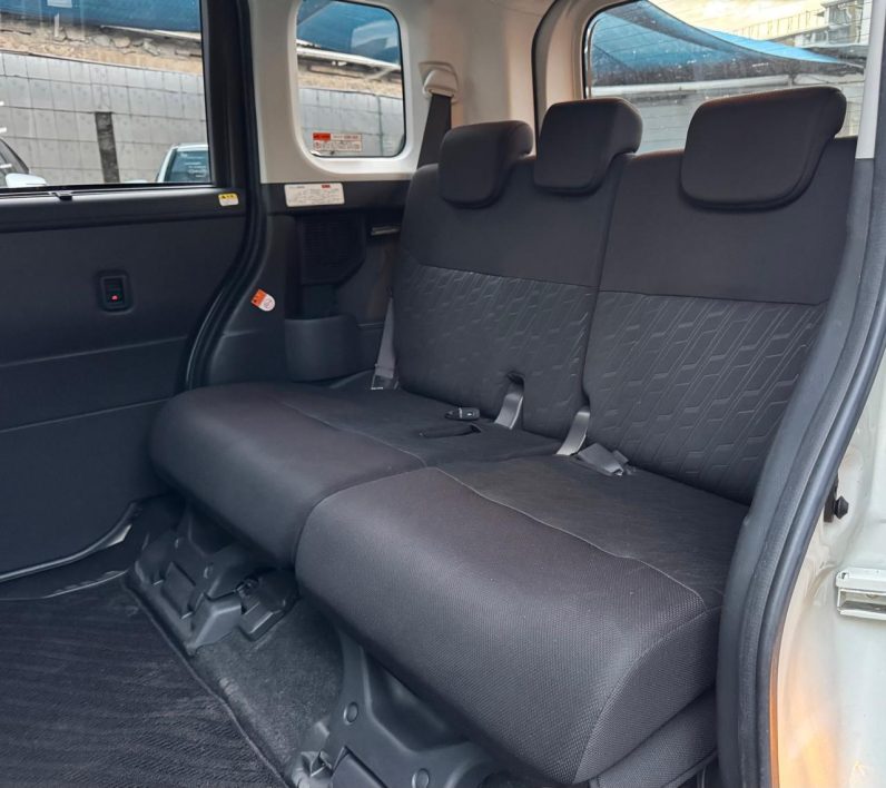 
								Toyota Roomy full									