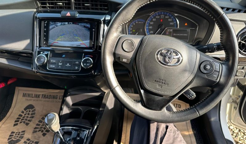 
								Toyota Fielder full									