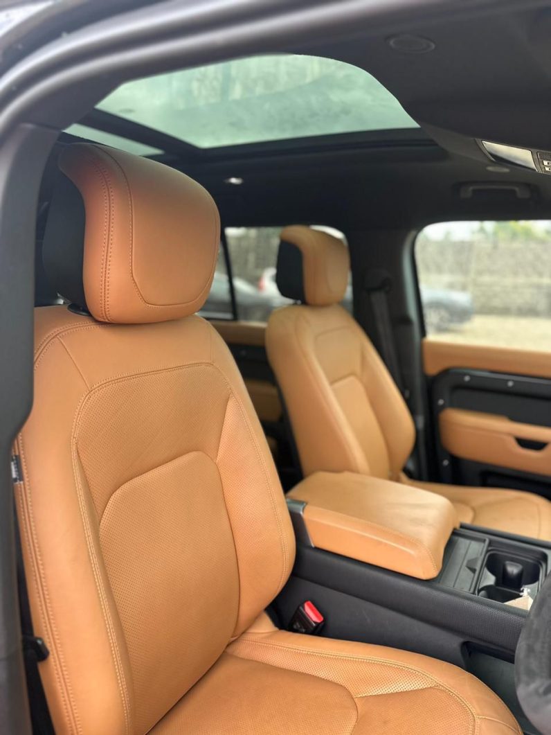 
								Land rover Defender 110 full									