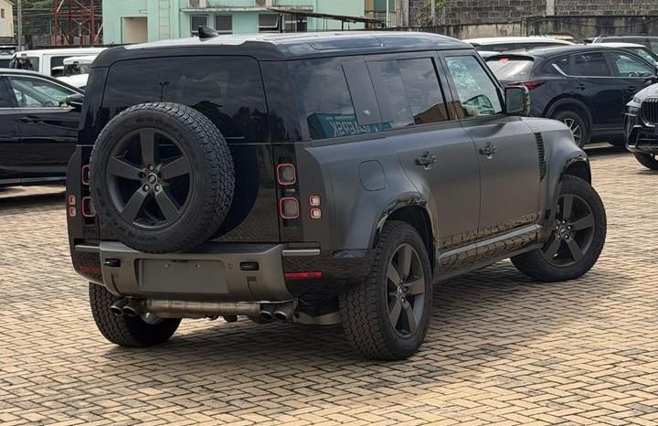 
								Land rover Defender 110 full									
