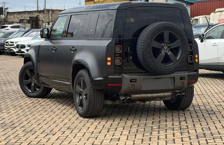
								Land rover Defender 110 full									