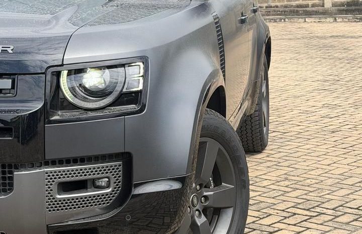 
								Land rover Defender 110 full									