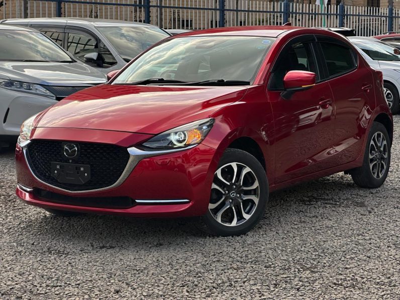 
								Mazda 2 full									