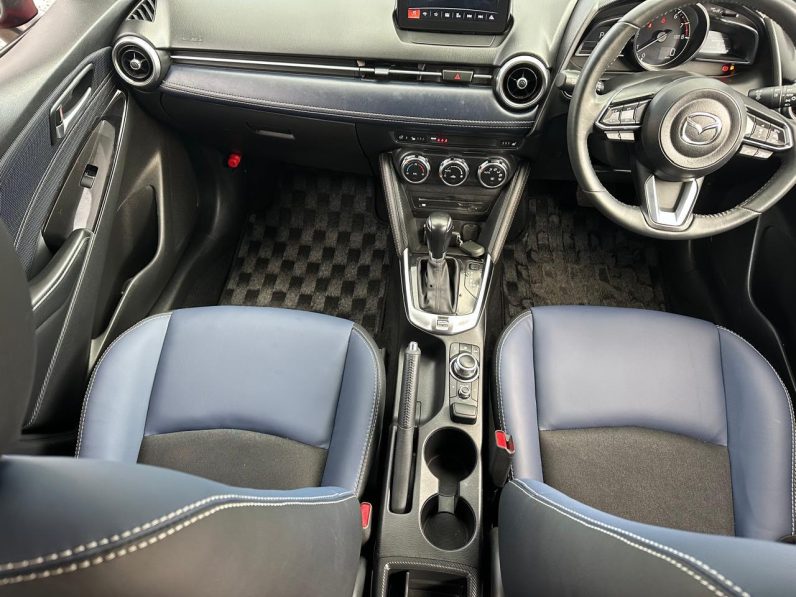 
								Mazda 2 full									