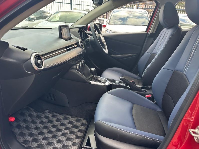
								Mazda 2 full									