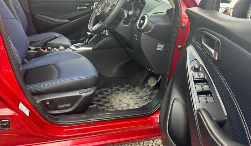 
								Mazda 2 full									